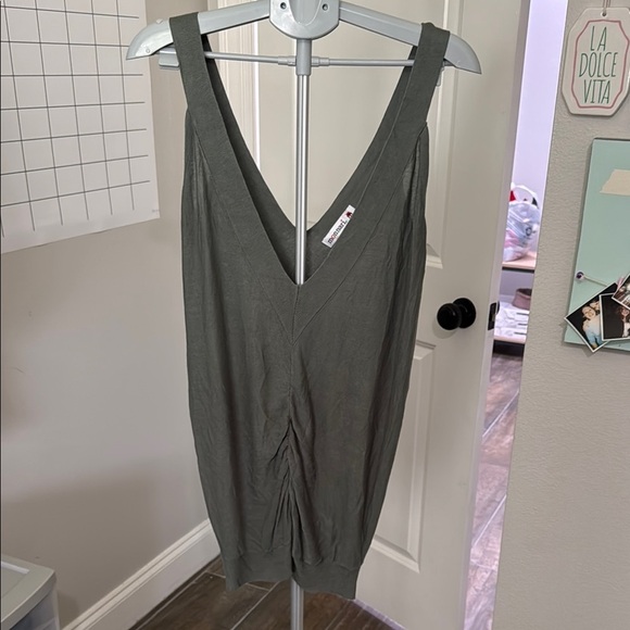 Gray Fitted Backless Sleeveless Tank Top - Picture 1 of 8